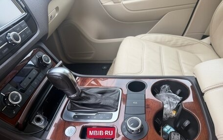 Volkswagen Touareg III, 2011 год, 2 400 000 рублей, 18 фотография