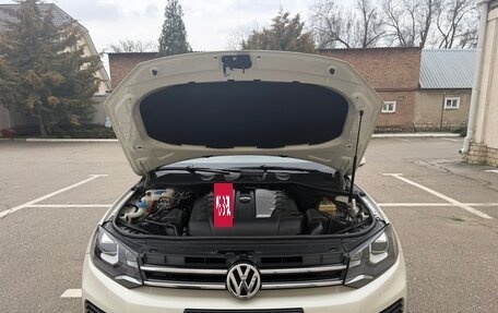 Volkswagen Touareg III, 2011 год, 2 400 000 рублей, 12 фотография