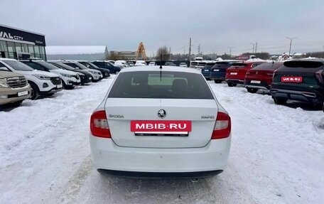 Skoda Rapid I, 2014 год, 975 000 рублей, 3 фотография