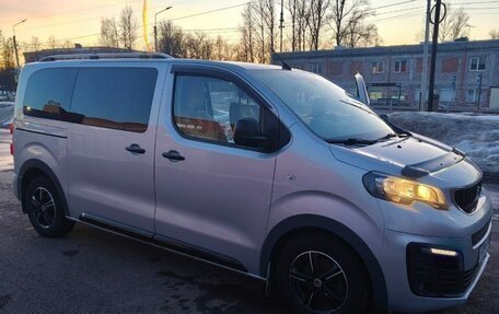 Peugeot Traveller I, 2018 год, 2 000 000 рублей, 20 фотография