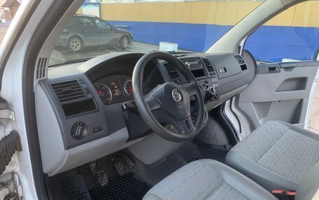 Volkswagen Transporter T5 рестайлинг, 2013 год, 2 299 000 рублей, 7 фотография