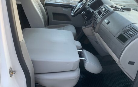 Volkswagen Transporter T5 рестайлинг, 2013 год, 2 299 000 рублей, 9 фотография