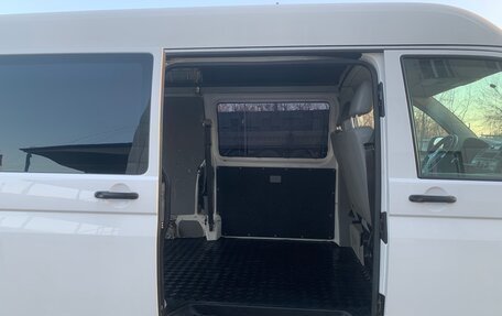 Volkswagen Transporter T5 рестайлинг, 2013 год, 2 299 000 рублей, 13 фотография