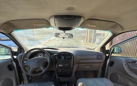 Chrysler Town & Country IV, 2001 год, 330 000 рублей, 13 фотография