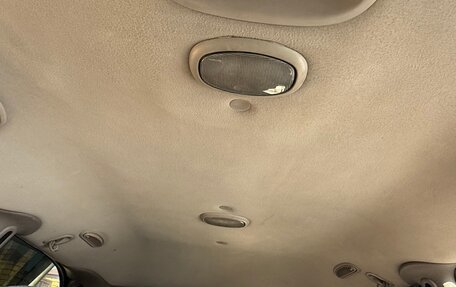 Chrysler Town & Country IV, 2001 год, 330 000 рублей, 12 фотография