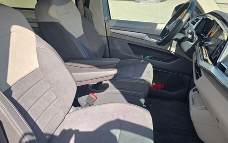 Volkswagen Multivan T6 рестайлинг, 2025 год, 10 500 000 рублей, 9 фотография