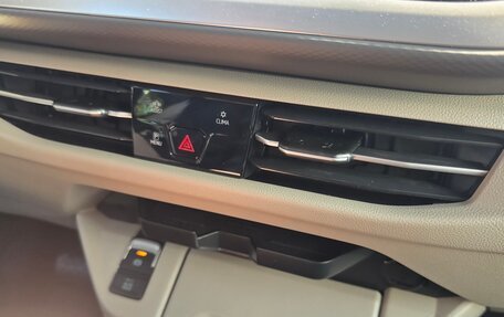 Volkswagen Multivan T6 рестайлинг, 2025 год, 10 500 000 рублей, 26 фотография