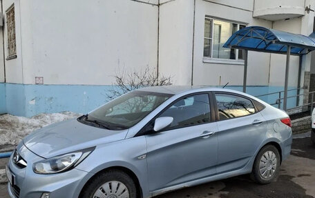 Hyundai Solaris II рестайлинг, 2011 год, 690 000 рублей, 1 фотография
