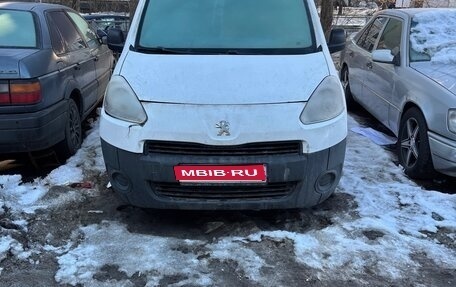 Peugeot Partner II рестайлинг 2, 2012 год, 550 000 рублей, 1 фотография