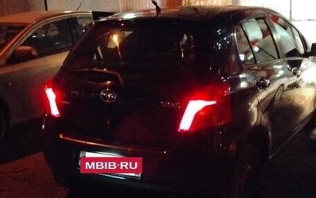 Toyota Yaris III рестайлинг, 2007 год, 550 000 рублей, 2 фотография