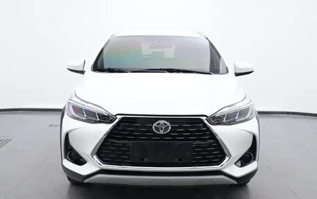 Toyota Yaris XP150 рестайлинг, 2021 год, 1 590 000 рублей, 2 фотография
