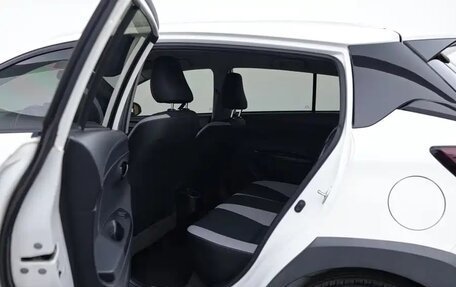 Toyota Yaris XP150 рестайлинг, 2021 год, 1 590 000 рублей, 17 фотография