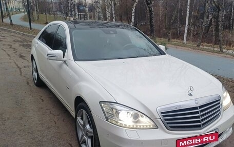 Mercedes-Benz S-Класс, 2011 год, 1 700 000 рублей, 2 фотография