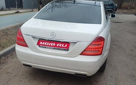 Mercedes-Benz S-Класс, 2011 год, 1 700 000 рублей, 3 фотография
