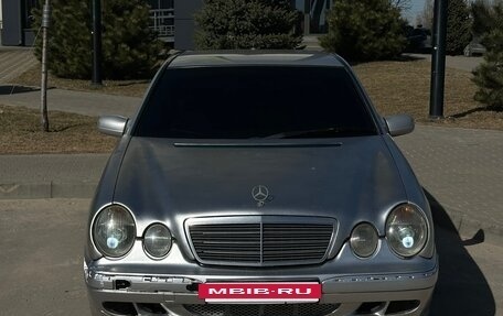 Mercedes-Benz E-Класс, 2000 год, 405 000 рублей, 2 фотография