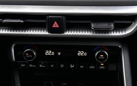 KIA K5, 2021 год, 2 350 000 рублей, 24 фотография