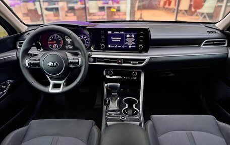 KIA K5, 2021 год, 2 350 000 рублей, 29 фотография