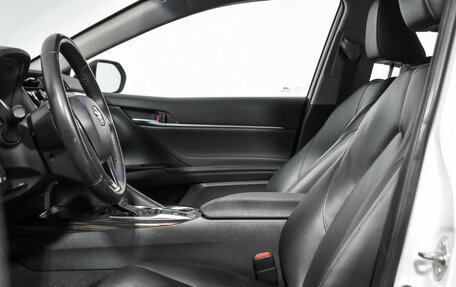 Toyota Camry, 2019 год, 2 690 000 рублей, 11 фотография