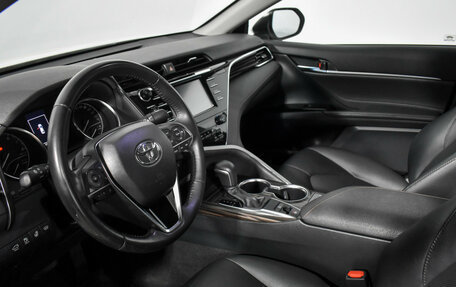 Toyota Camry, 2019 год, 2 690 000 рублей, 9 фотография