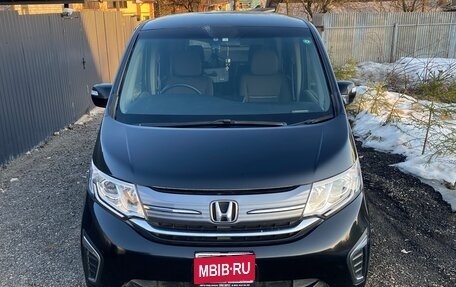 Honda Stepwgn IV, 2016 год, 1 750 000 рублей, 1 фотография