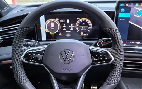 Volkswagen Tiguan, 2025 год, 4 800 000 рублей, 13 фотография