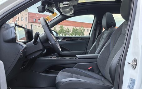 Volkswagen Tiguan, 2025 год, 4 800 000 рублей, 9 фотография