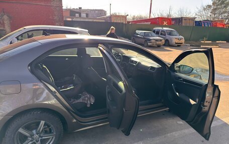 Volkswagen Jetta VI, 2011 год, 750 000 рублей, 8 фотография