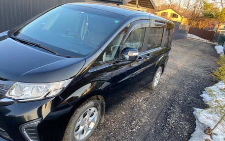 Honda Stepwgn IV, 2016 год, 1 750 000 рублей, 2 фотография