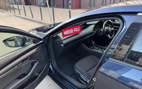 Mazda 3, 2021 год, 1 950 000 рублей, 19 фотография