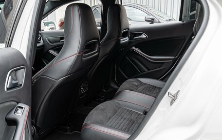 Mercedes-Benz GLA, 2018 год, 2 750 000 рублей, 11 фотография