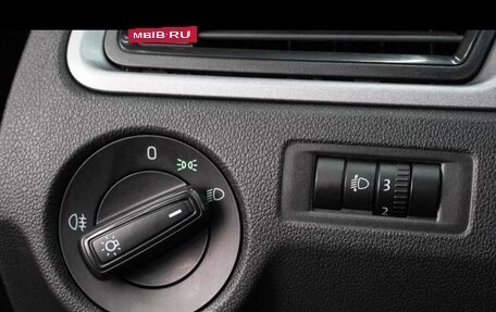 Skoda Rapid I, 2015 год, 725 000 рублей, 10 фотография