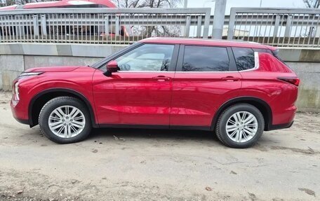 Mitsubishi Outlander, 2022 год, 3 600 000 рублей, 3 фотография