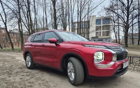 Mitsubishi Outlander, 2022 год, 3 600 000 рублей, 4 фотография