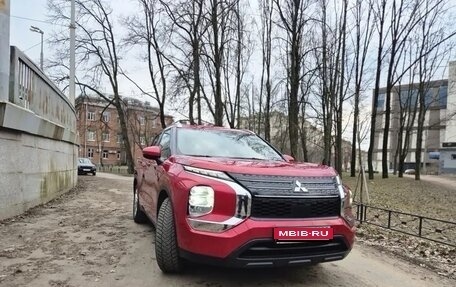 Mitsubishi Outlander, 2022 год, 3 600 000 рублей, 6 фотография