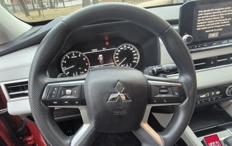 Mitsubishi Outlander, 2022 год, 3 600 000 рублей, 13 фотография