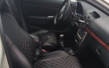 Toyota Avensis III рестайлинг, 2004 год, 650 000 рублей, 11 фотография