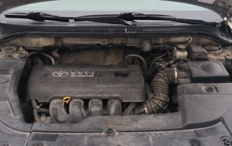 Toyota Avensis III рестайлинг, 2004 год, 650 000 рублей, 10 фотография