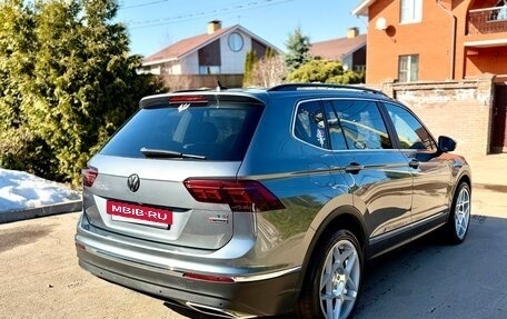 Volkswagen Tiguan II, 2017 год, 2 700 000 рублей, 4 фотография