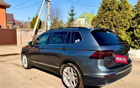 Volkswagen Tiguan II, 2017 год, 2 700 000 рублей, 3 фотография