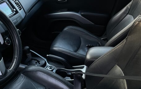 Mitsubishi Outlander III рестайлинг 3, 2010 год, 990 000 рублей, 9 фотография