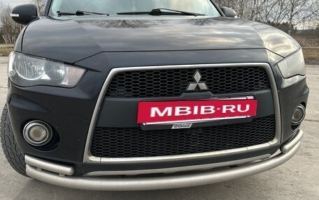Mitsubishi Outlander III рестайлинг 3, 2010 год, 990 000 рублей, 4 фотография