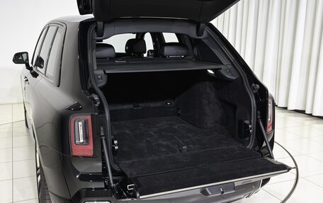 Rolls-Royce Cullinan, 2024 год, 43 200 000 рублей, 21 фотография