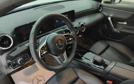 Mercedes-Benz A-Класс, 2022 год, 2 000 000 рублей, 5 фотография