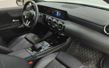 Mercedes-Benz A-Класс, 2022 год, 2 000 000 рублей, 13 фотография