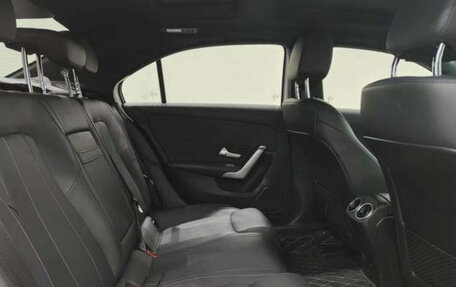 Mercedes-Benz A-Класс, 2022 год, 2 000 000 рублей, 15 фотография