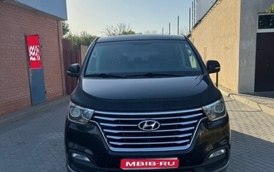 Hyundai Grand Starex Grand Starex I рестайлинг 2, 2018 год, 3 800 000 рублей, 1 фотография
