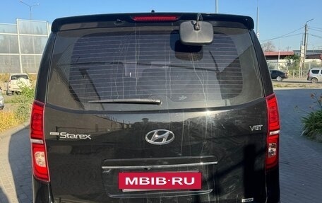 Hyundai Grand Starex Grand Starex I рестайлинг 2, 2018 год, 3 800 000 рублей, 2 фотография