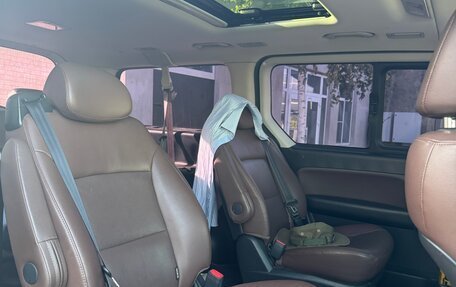 Hyundai Grand Starex Grand Starex I рестайлинг 2, 2018 год, 3 800 000 рублей, 5 фотография