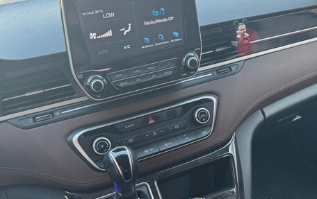 Hyundai Grand Starex Grand Starex I рестайлинг 2, 2018 год, 3 800 000 рублей, 9 фотография