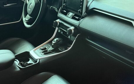 Toyota RAV4, 2021 год, 4 250 000 рублей, 3 фотография